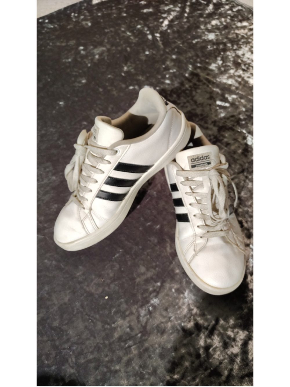 Y2k Women's Adidas White and Black Sneakers size 8